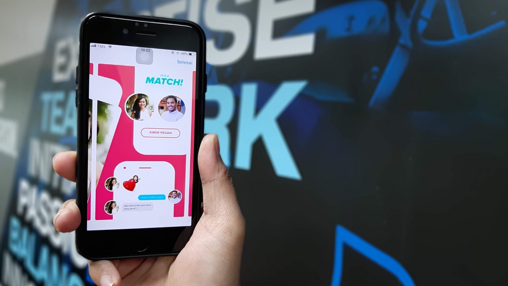 El impacto de las apps de citas y redes sociales en las relaciones, y el papel de los juegos de mesa como Íntimoos